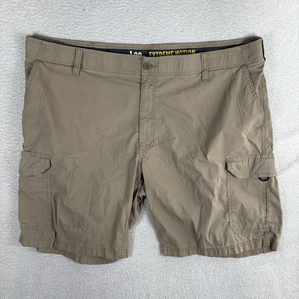 Lee Extreme Motion Cargo Shorts Mens Sz 46 Beige Elastic Stretch Waist